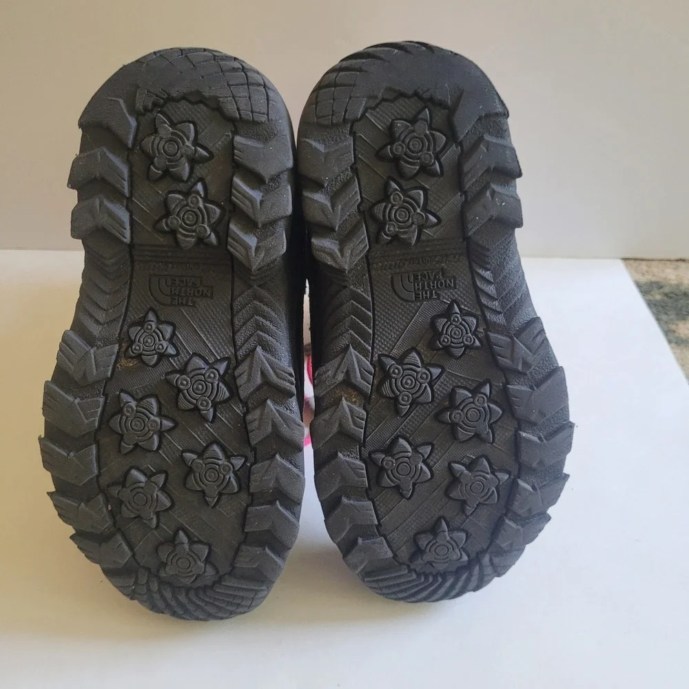 The‎ North Face Heat Seek 200 Waterproof Snow Boots Grey Pink Girls 13